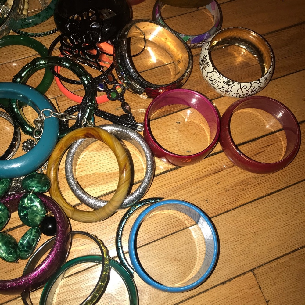 Bangles/Bracelet Multiple Colors (Plastic/Metal) - image 5